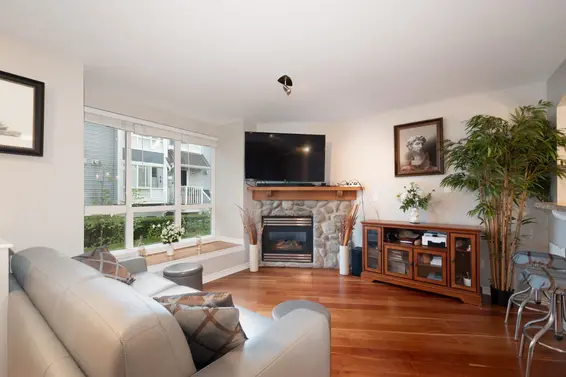 6 1015 Lynn Valley Road, North Vancouver For Sale - image 3