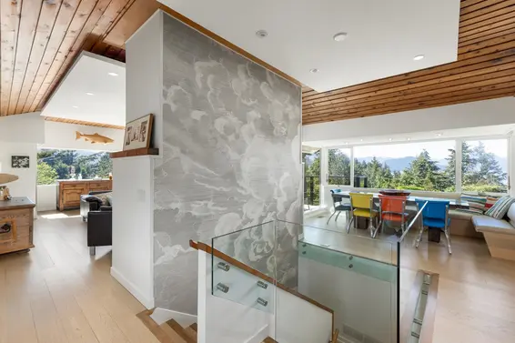 6485 Madrona Crescent, West Vancouver For Sale - image 8