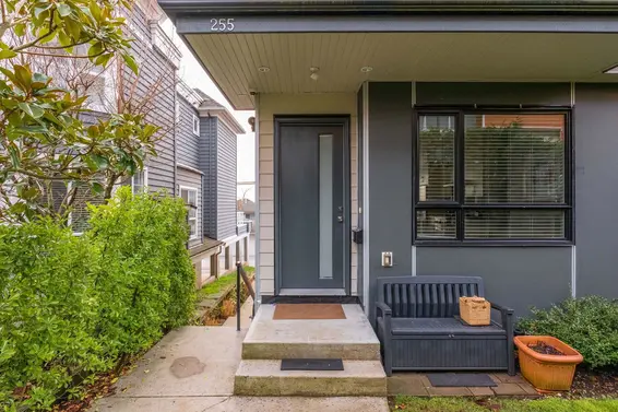 255 East 6th Street, North Vancouver For Sale - image 31