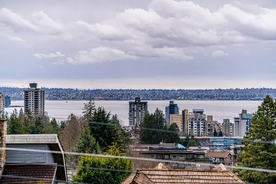 2135 Lawson Avenue, West Vancouver For Sale - image 3