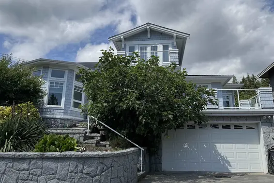 586 Silverdale Place, North Vancouver For Sale - image 2