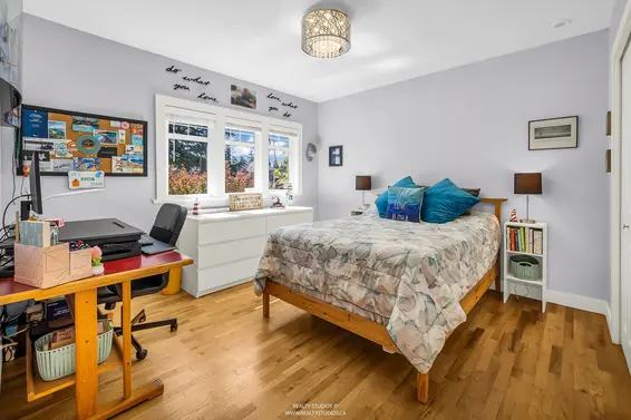 938 Beaumont Drive, North Vancouver For Sale - image 19