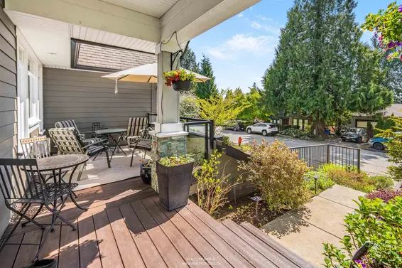 938 Beaumont Drive, North Vancouver For Sale - image 2
