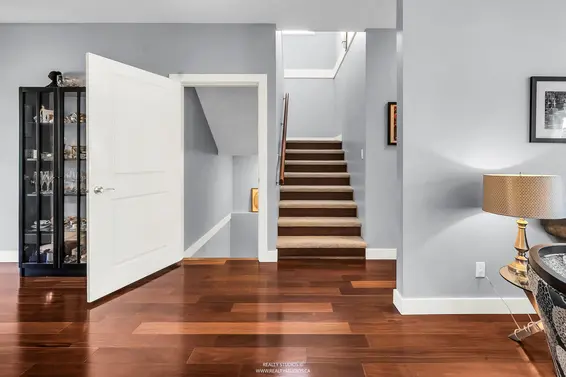 938 Beaumont Drive, North Vancouver For Sale - image 24