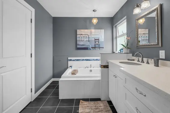 938 Beaumont Drive, North Vancouver For Sale - image 26