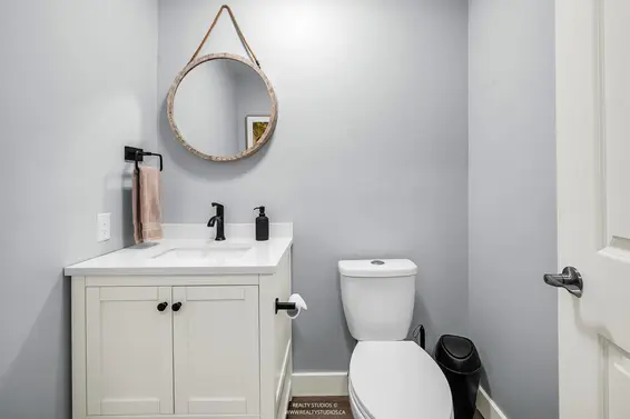 938 Beaumont Drive, North Vancouver For Sale - image 31