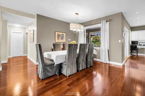 938 Beaumont Drive, North Vancouver For Sale - image 8