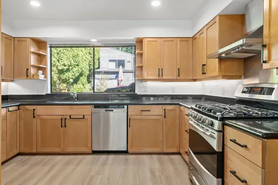 2103 Westview Drive, North Vancouver For Sale - image 10