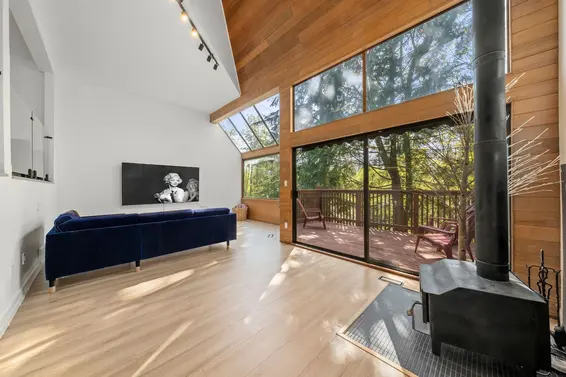 2103 Westview Drive, North Vancouver For Sale - image 2