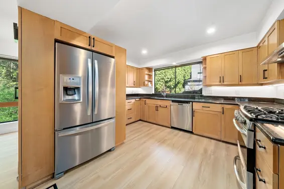 2103 Westview Drive, North Vancouver For Sale - image 9