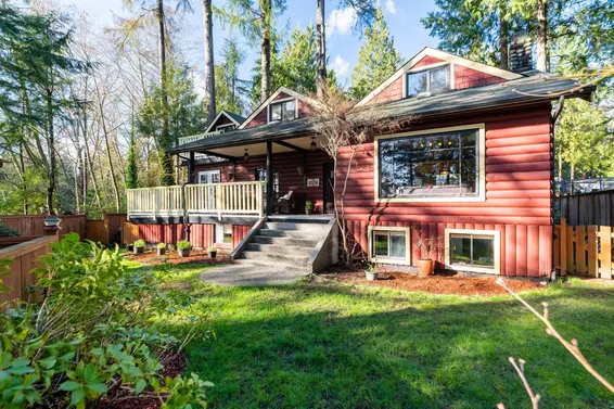 1374 Sunnyside Drive, North Vancouver