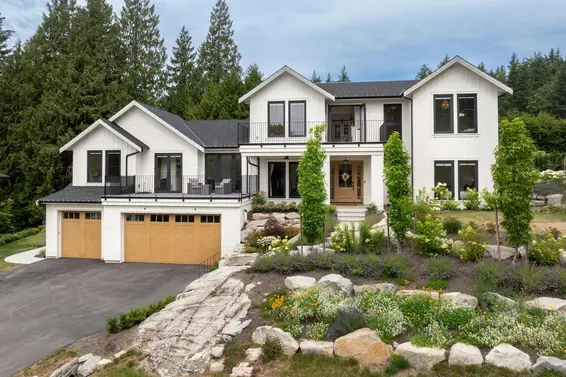 4597 Woodgreen Drive, West Vancouver For Sale - image 2