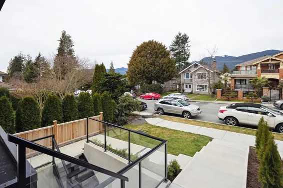 325 East 17th Street, North Vancouver For Sale - image 4