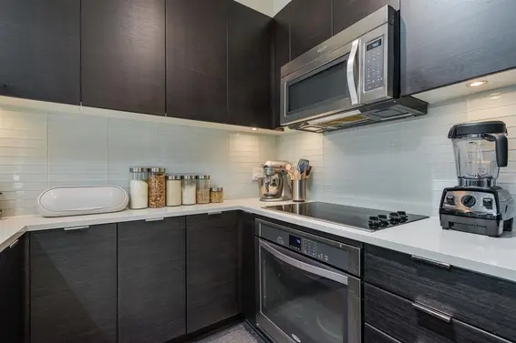 411 2665 Mountain Highway, North Vancouver For Sale - image 8