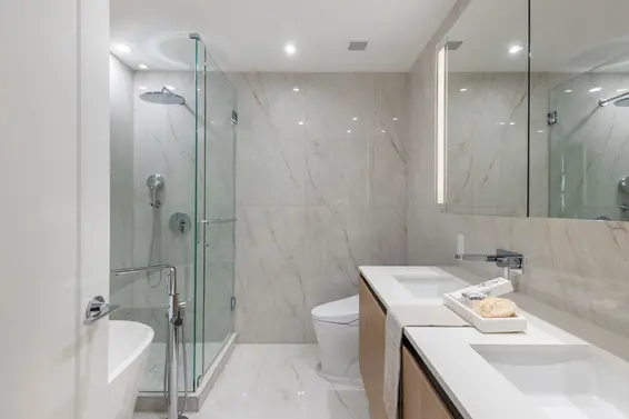 901 135 East 13th Street, North Vancouver For Sale - image 18