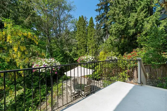 5707 Bluebell Drive, West Vancouver For Sale - image 32