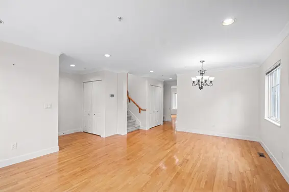 416 West Keith Road, North Vancouver For Sale - image 22