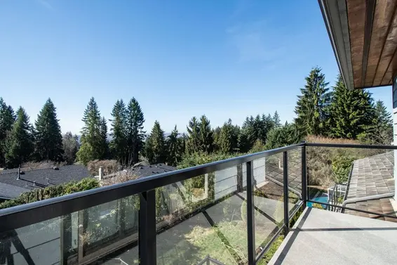 2035 Hill Drive, North Vancouver For Sale - image 15