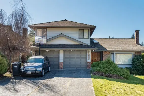 2035 Hill Drive, North Vancouver For Sale - image 2
