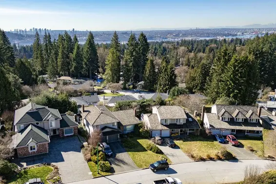 2035 Hill Drive, North Vancouver For Sale - image 29