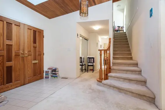 2035 Hill Drive, North Vancouver For Sale - image 3