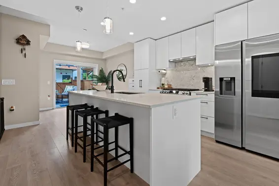 161 565 East 2nd Street, North Vancouver