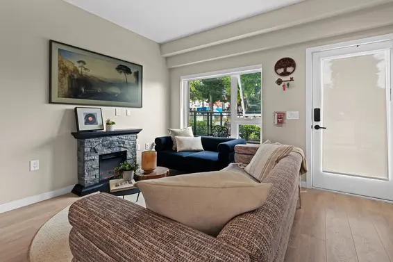 161 565 East 2nd Street, North Vancouver For Sale - image 4
