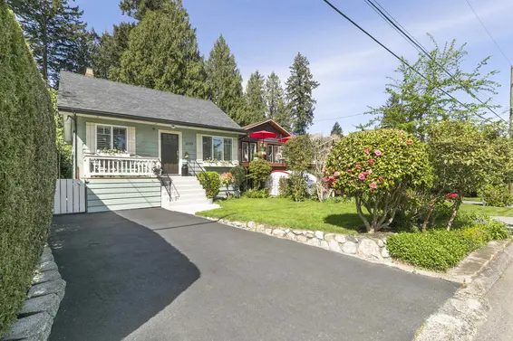 2029 Philip Avenue, North Vancouver For Sale - image 2