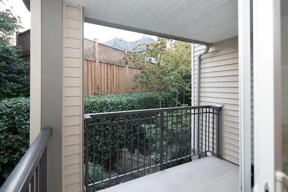 263 1100 East 29th Street, North Vancouver For Sale - image 2