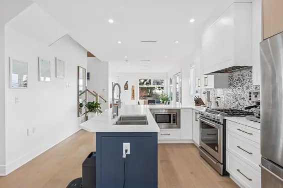 366 West Keith Road, North Vancouver For Sale - image 15