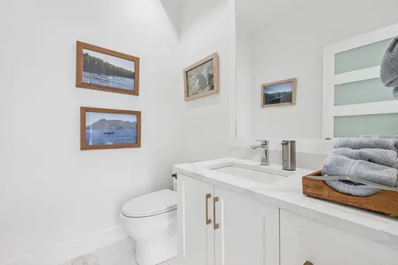 366 West Keith Road, North Vancouver For Sale - image 16