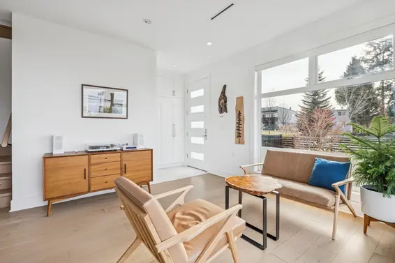 366 West Keith Road, North Vancouver For Sale - image 4