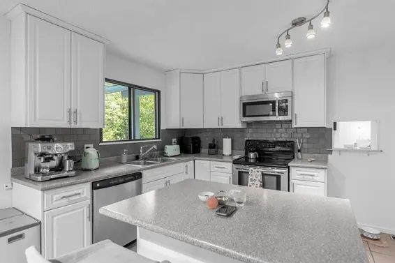 1835 Arborlynn Drive, North Vancouver For Sale - image 13
