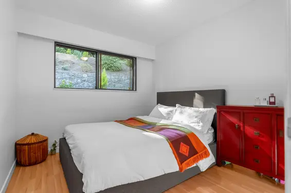 1835 Arborlynn Drive, North Vancouver For Sale - image 15