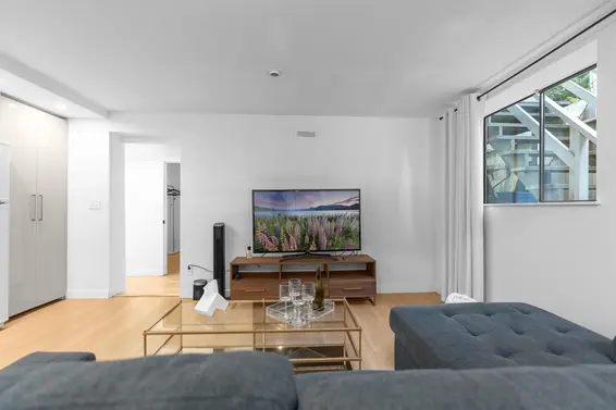 1835 Arborlynn Drive, North Vancouver For Sale - image 18