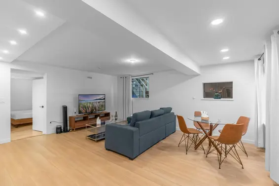 1835 Arborlynn Drive, North Vancouver For Sale - image 19