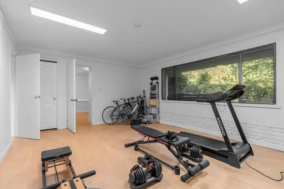 1835 Arborlynn Drive, North Vancouver For Sale - image 27