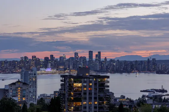 1005 135 East 13th Street, North Vancouver