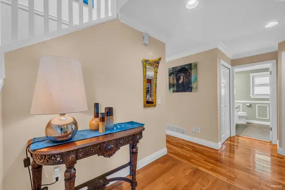 929 Melbourne Avenue, North Vancouver For Sale - image 15