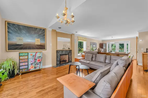 929 Melbourne Avenue, North Vancouver For Sale - image 4