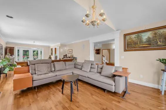 929 Melbourne Avenue, North Vancouver For Sale - image 6