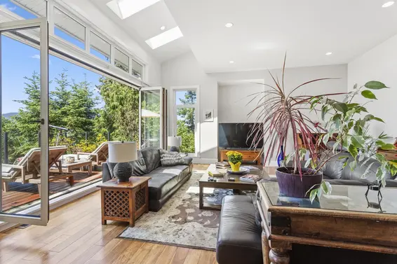220 Panorama Road, Lions Bay For Sale - image 7