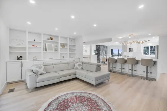 284 Montroyal Boulevard, North Vancouver For Sale - image 15