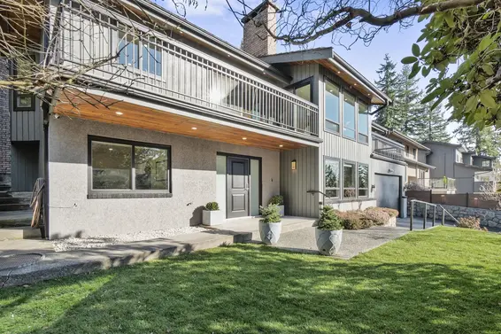 284 Montroyal Boulevard, North Vancouver For Sale - image 2