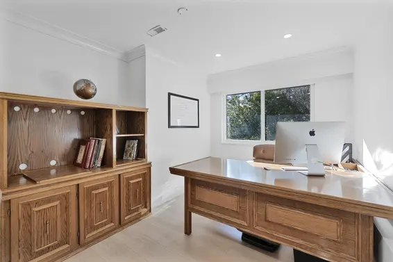 284 Montroyal Boulevard, North Vancouver For Sale - image 23