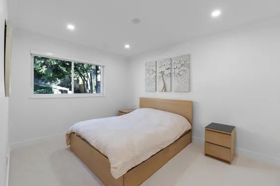 284 Montroyal Boulevard, North Vancouver For Sale - image 25