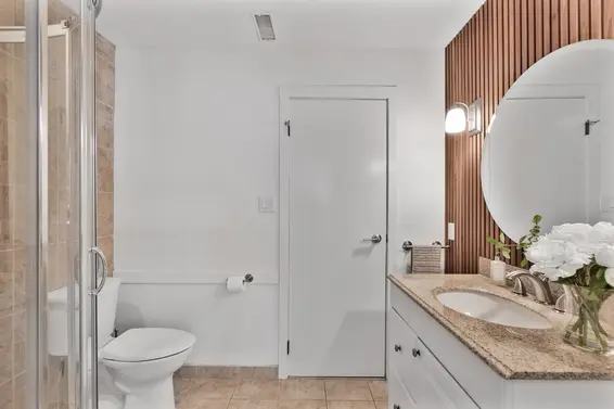 284 Montroyal Boulevard, North Vancouver For Sale - image 28