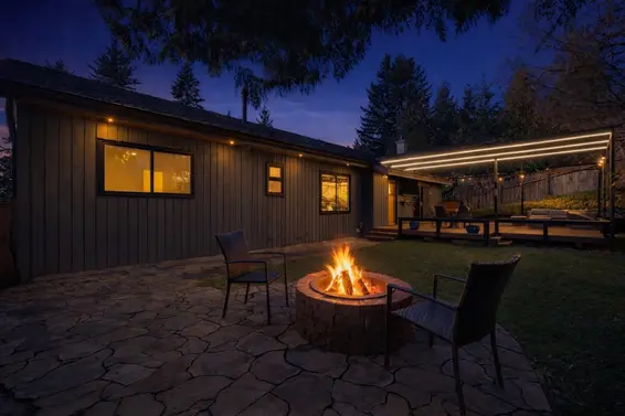 284 Montroyal Boulevard, North Vancouver For Sale - image 33