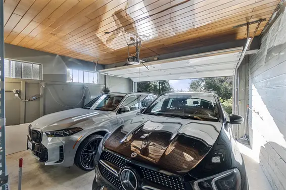 284 Montroyal Boulevard, North Vancouver For Sale - image 37