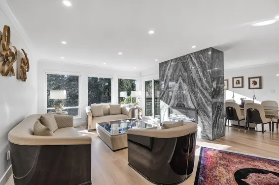 284 Montroyal Boulevard, North Vancouver For Sale - image 6